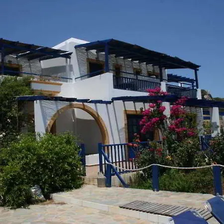 Akrotiri Aparthotel