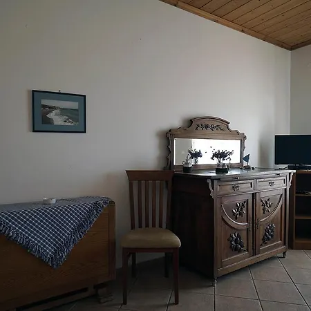 Akrotiri 2* Platia Ammos