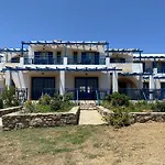 Aparthotel Akrotiri 2*