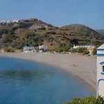 Akrotiri Aparthotel 2*