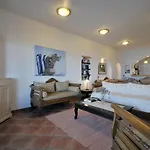 Aparthotel Akrotiri 2*