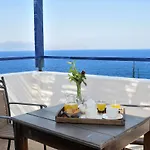 Aparthotel Akrotiri 2*