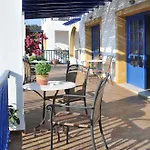 Akrotiri Aparthotel 2*
