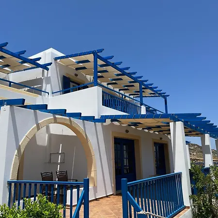 Akrotiri Aparthotel
