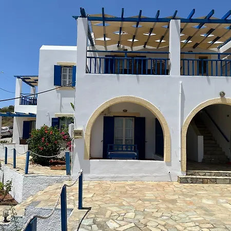 Akrotiri Aparthotel 2*