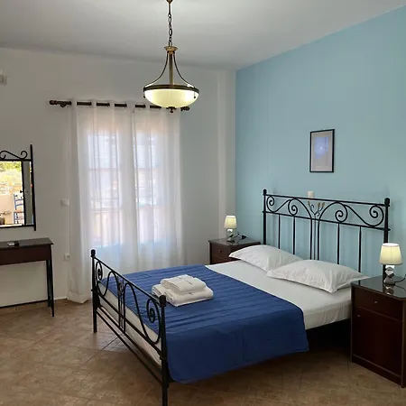 Aparthotel Akrotiri 2*