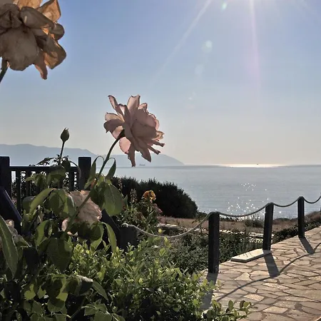 Akrotiri Aparthotel Platia Ammos