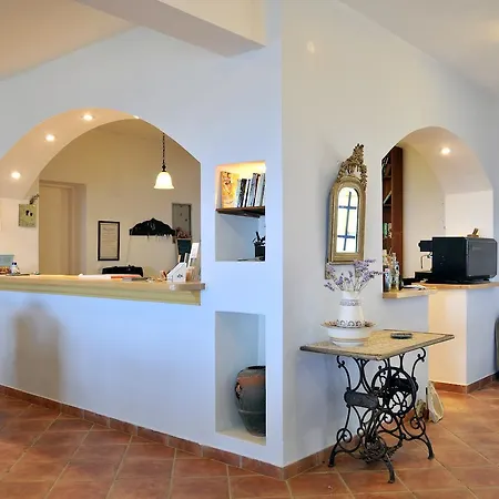 Akrotiri Aparthotel Platia Ammos