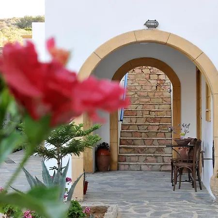 Akrotiri 2* Platia Ammos