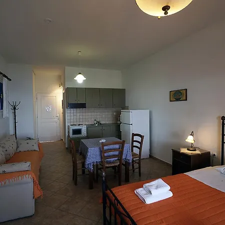 Akrotiri Aparthotel