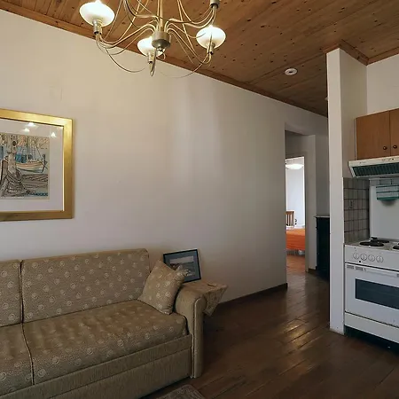 Aparthotel Akrotiri 2*