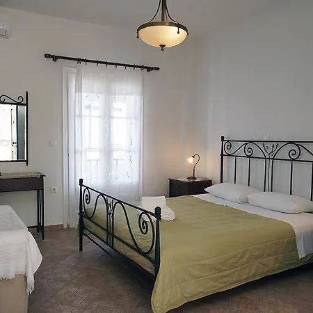 Akrotiri Aparthotel